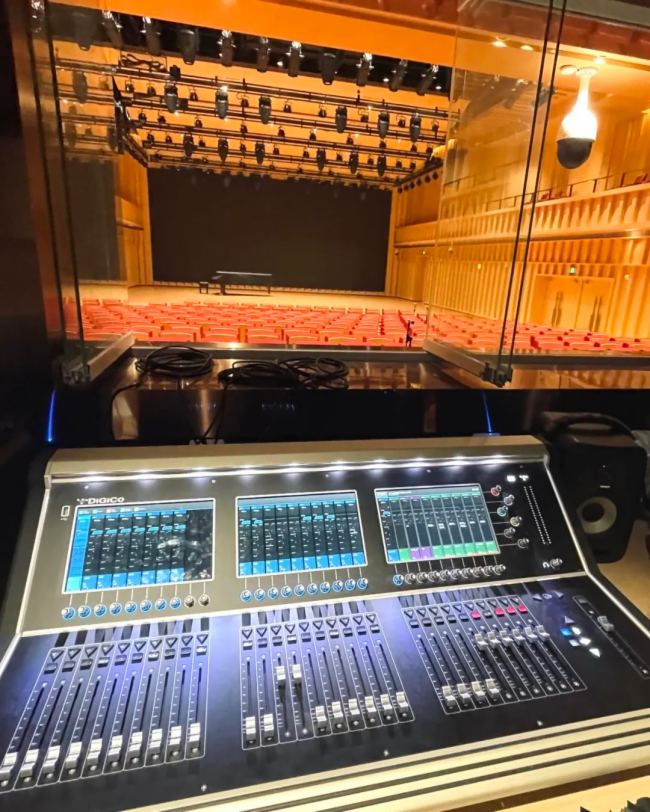 hW(xu)ƽdL-Acoustics&DiGiCo