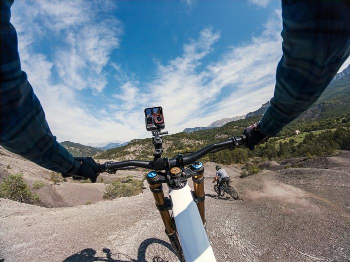 ƿR^+8K|ӰʯInsta360lAI pо\CAce Pro 2