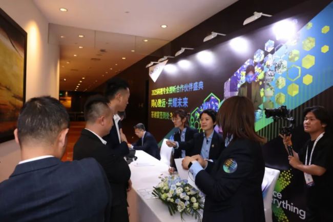 ͻͶӰ߅磡ҕӑBӳInfoCommChina